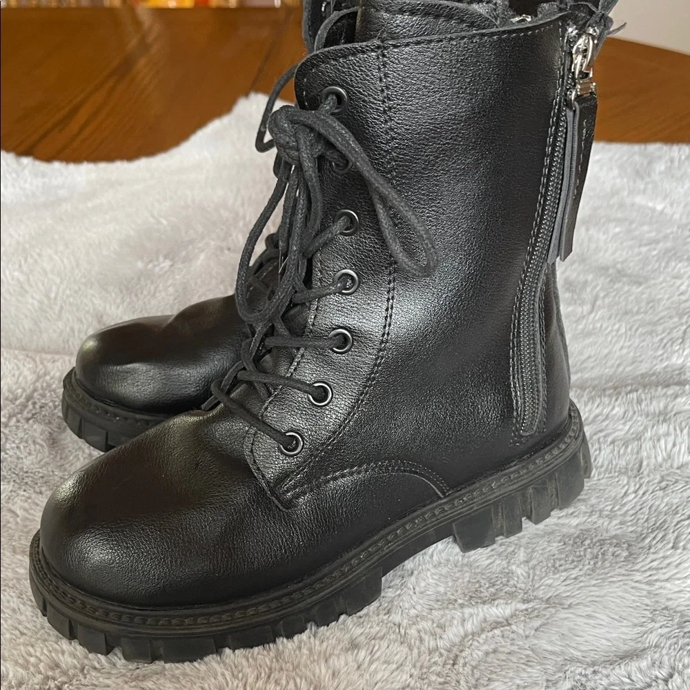 Girls  Black Lace-Up Combat Boots - Classic Chunky Sole